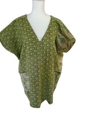 She’s 1 oak Reversible V-Neck Top